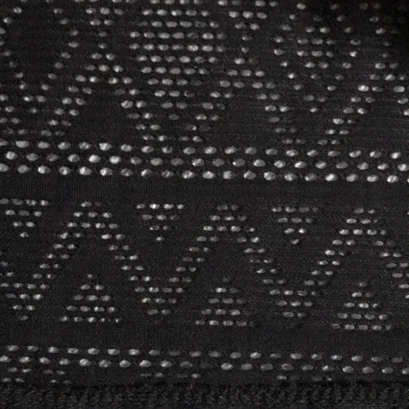 FOREIGNEXCHANGE - NWT - Scoop Neck Crop Top - Sz S - Picture 3 of 5